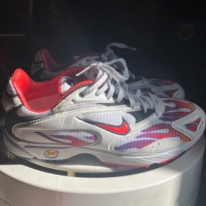 SUPREME×NIKE AIR ZOOM STREAK SPECTRUM PLUS WHITE